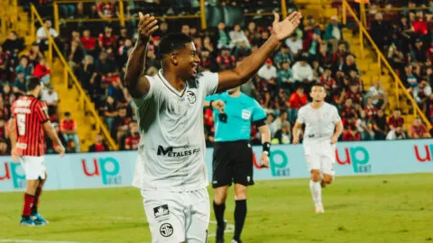 Sporting FC se impone y golpea a Alajualense antes del Clásico Nacional