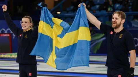 Los hermanos Wrana le dan a Suecia el oro olímpico en curling dobles mixto de Milano Cortina 2026