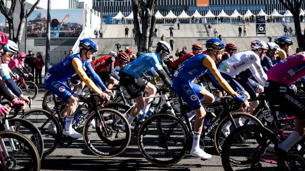 Tour de la Provence.