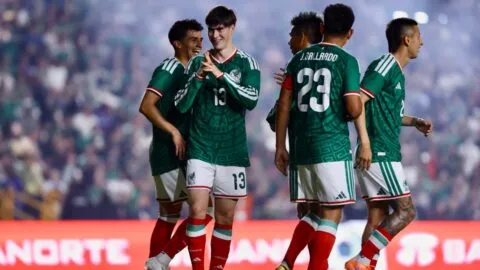 México golea a Islandia y la Hormiga González levanta la mano rumbo al Mundial 2026