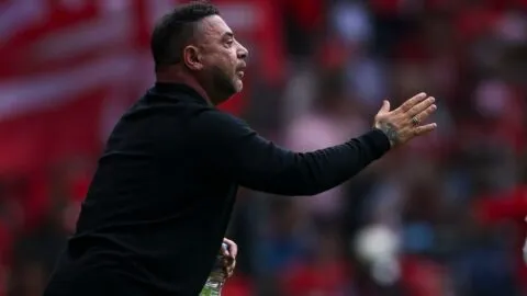 Turco Mohamed vuelve a cargar contra los partidos de México y explica la situación de Alexis Vega