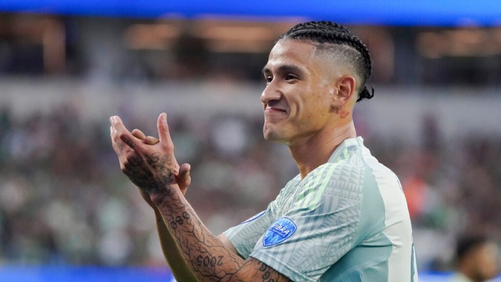 Uriel Antuna no se da por vencido y sueña con el Mundial 2026