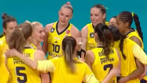 Fenerbahce Medicana impone su poder ante Budowlani Todz en la Champions League Femenil de voleibol