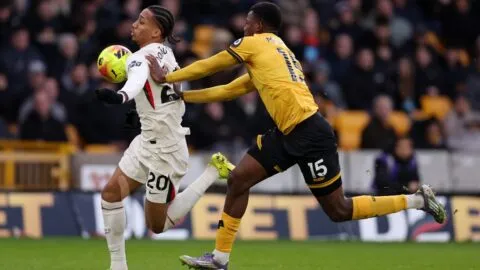 Otra noche para el olvido de Yerson Mosquera con Wolverhampton