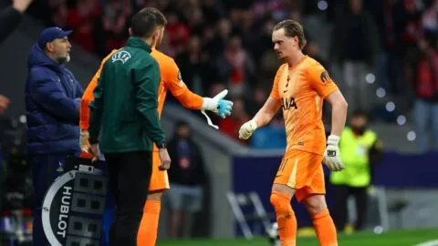 16 minutos de terror y una sustitución polémica: la noche de Antonin Kinsky