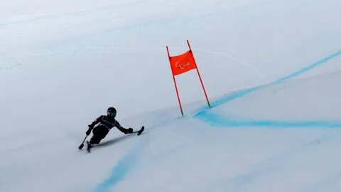 Arly Velásquez hace historia para México en el supergigante del paraesquí alpino