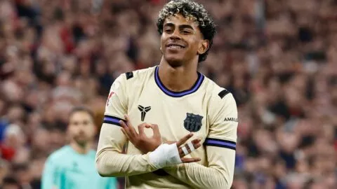 Lamine Yamal le da el triunfo al Barcelona ante el Athletic en San Mamés