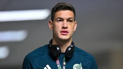 ¿Mundial en riesgo? César Montes, lesionado con el Lokomotiv en Rusia