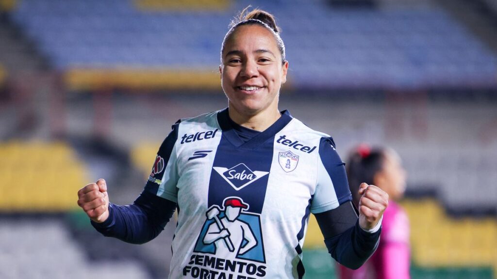 Charlyn Corral pide establecer un salario mínimo en el fútbol femenil en México