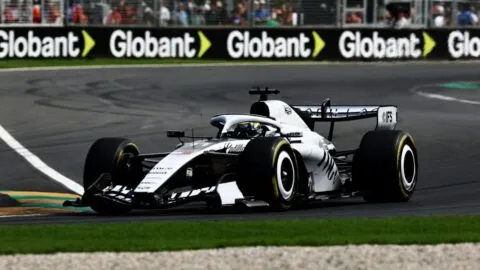 Checo Pérez largará 18 en el GP de Australia; George Russell se queda con la pole