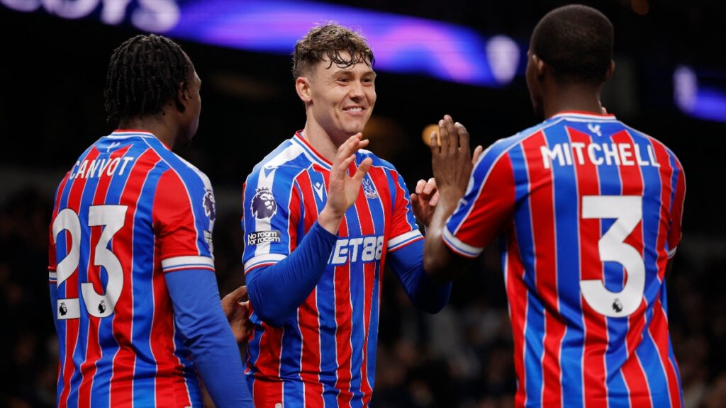 Crystal Palace vence al Tottenham y lo deja a un punto del descenso