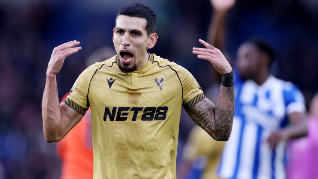 Daniel Muñoz estará más de 10 días como baja en el Crystal Palace