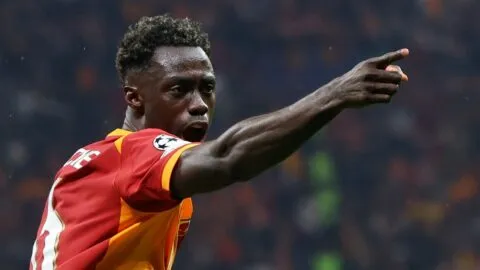 Dávinson Sánchez advierte al Liverpool y espera un salto de calidad del Galatasaray