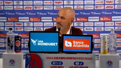 Eduardo Espinel sale al cruce por los rumores de renuncia en Olimpia