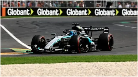 George Russell supera a Ferrari en el caos de las FP3; Checo Pérez termina en el lugar 20