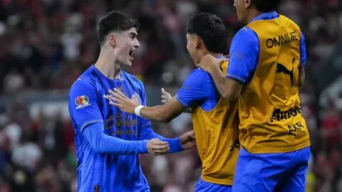 Chivas regresa a la senda de la victoria con remontada en el Clásico Tapatío