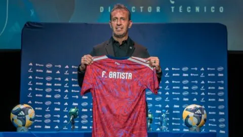 ¡Por culpa del Piojo Herrera! La cláusula especial de Fernando Batista en Costa Rica