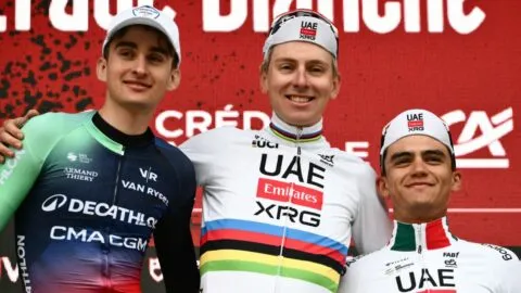 Tadej Pogacar conquista su cuarta Strade Bianche; Isaac del Toro sube al podio