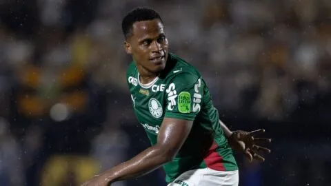 Jhon Arias engorda su palmarés en el fútbol brasileño