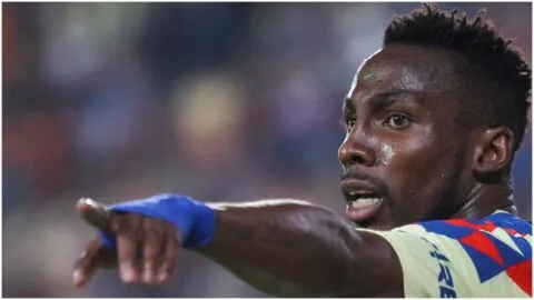 ¡Cristiano Ronaldo tiene rival mexicano! Julián Quiñones guía goleada del Al Qadisiya y ya es líder de goleo