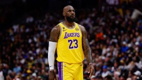 LeBron James rompe otro récord histórico en la NBA y supera a Kareem Abdul-Jabbar