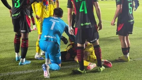 ¡Terrible! Víctor Dávila sufre una grave lesión en la rodilla en el América vs Bravos
