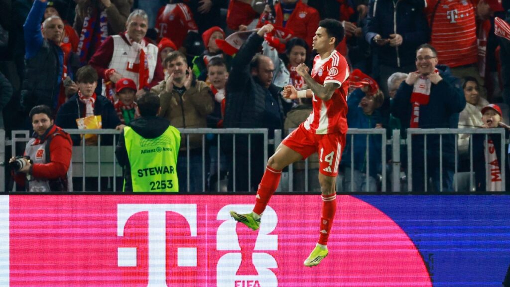 Luis Díaz anotó y asistió con el Bayern Múnich ante Borussia Monchengladbach