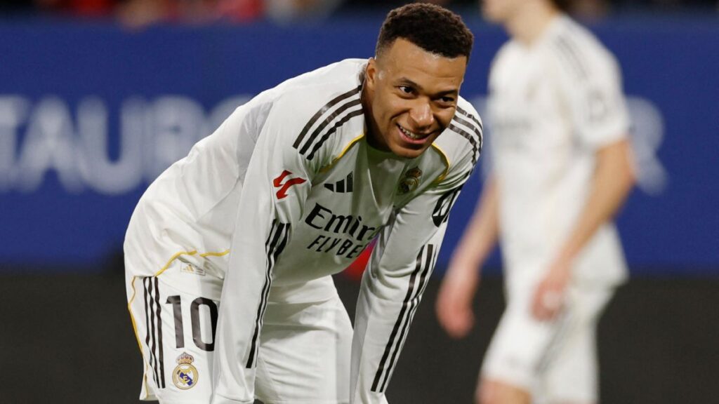 Mbappé se trata con Bertrand Sonnery-Cottet su lesión de rodilla