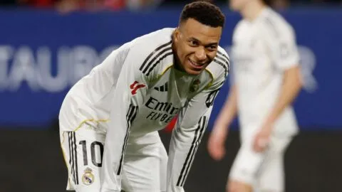 Mbappé se trata su lesión de rodilla: ¿Quién es el médico y a qué otros futbolistas ha ayudado?