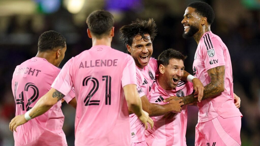 Leo Messi marcó doblete ante Orlando City