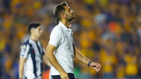 Nico Sánchez, dolido por la derrota en el Clásico Regio