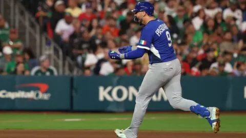 ¿Quién es Vinnie Pasquantino y en qué equipo juega el verdugo de México en el Clásico Mundial de Béisbol?
