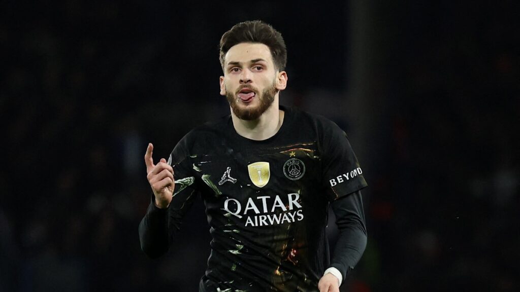 PSG vence al Chelsea por cinco goles a dos en la capital francesa.