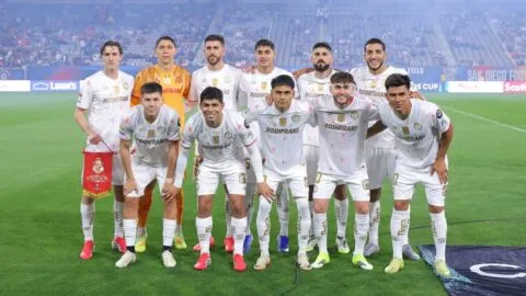 Gallardo marca el penalti: Toluca se adelanta y San Diego juega con 10