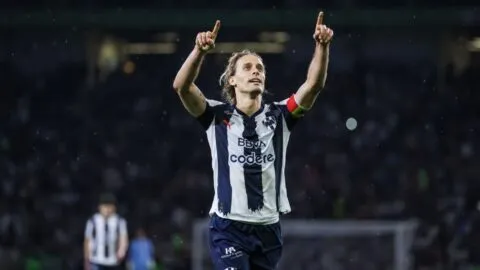 Monterrey arrasa a Querétaro en debut triunfal de Nicolás Sánchez