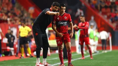 Loco Abreu rompe el silencio y da actualización sobre el estatus de Gilberto Mora