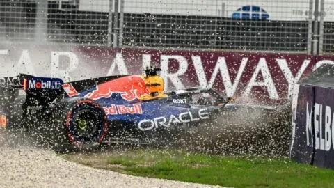 Accidente de Verstappen en la qualy del GP de Australia provoca bandera roja