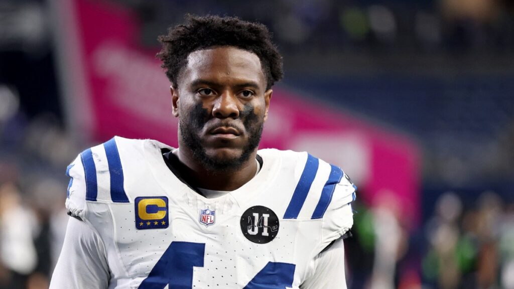 Colts envían a Zaire Franklin a Packers y reciben al liniero Colby Wooden
