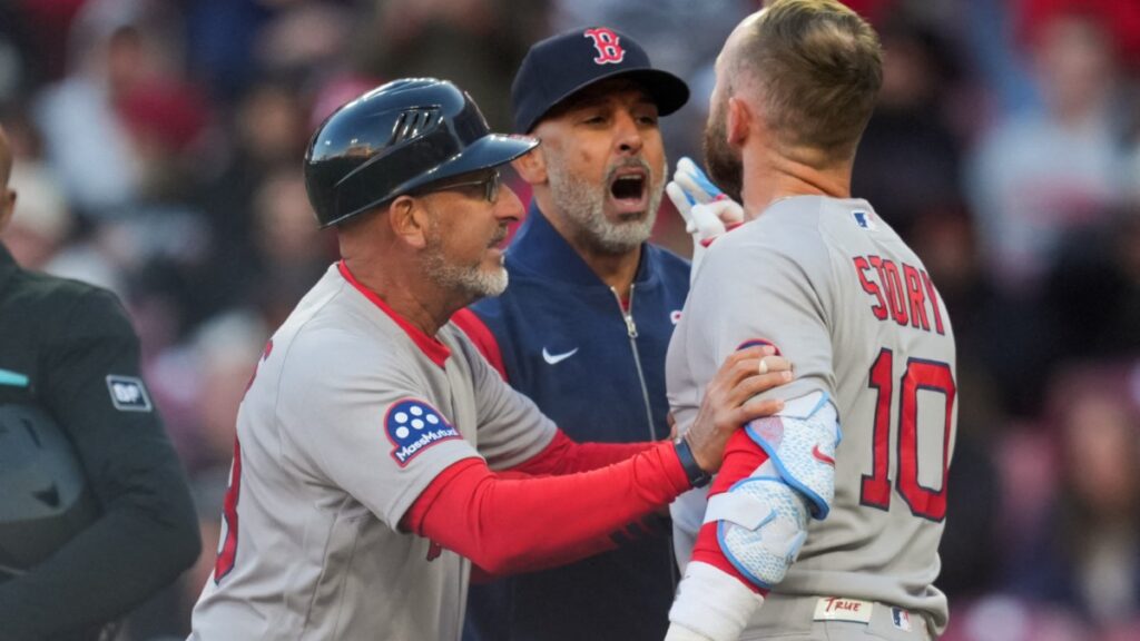 Los Red Sox despiden a Alex Cora y hacen limpia del equipo tras inicio perdedor en la MLB