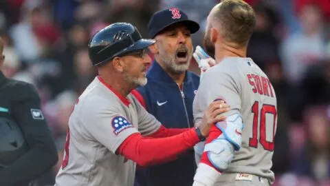 ¡Limpia en Boston! Los Red Sox despiden a Alex Cora y a todo su staff tras inicio perdedor en la MLB
