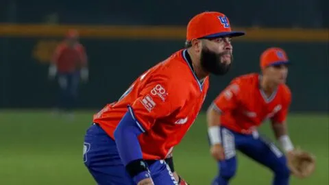 Algodoneros viene de atrás y supera a Saraperos en el Clásico de Coahuila