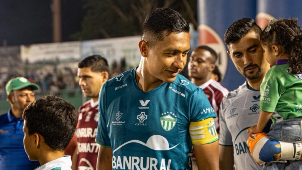 Antigua GFC se mostró superior a Comunicaciones en la ida | Facebook Antigua