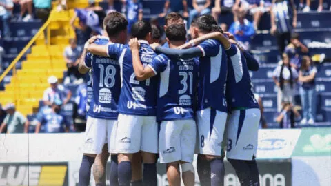 Cartaginés asegura boleto a semifinales con una goleada contundente