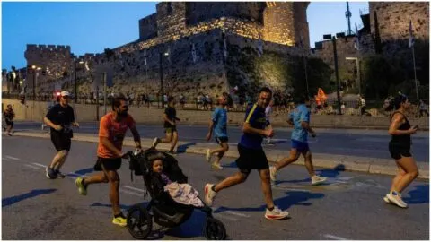Beneficios por caminar 30 minutos al día: así cambiará tu cuerpo y mejorará tu salud