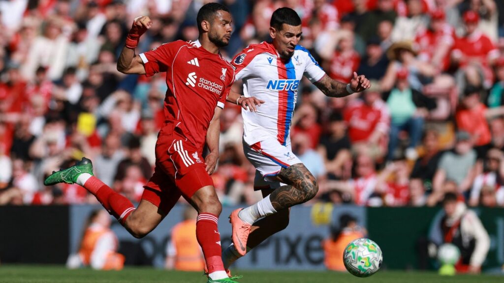 Daniel Muñoz quedó en el ojo del huracán tras el partido entre Crystal Palace y Liverpool