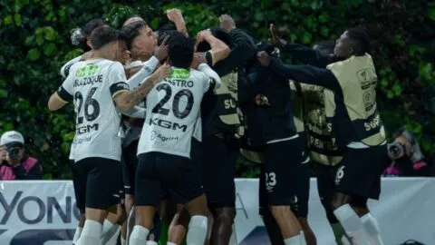 El Inter de Bogotá vapulea a Boyacá Chicó: ¡Depende de sí mismo para entrar a playoffs!