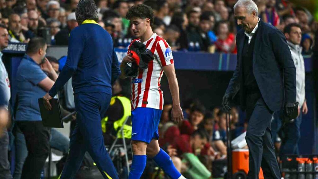 Julián Álvarez salió lesionado en la ida entre Atlético y Arsenal 