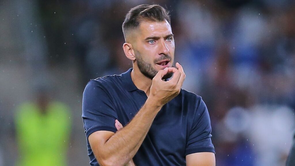 Nicolás Sánchez ya no es entrenador de Rayados