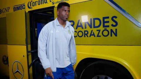Raúl Zúñiga sufre fractura de clavícula y se pierde el Clásico Capitalino con el América