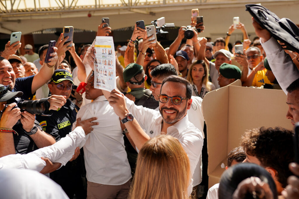 Abelardo De La Espriella votando este 31 de mayo